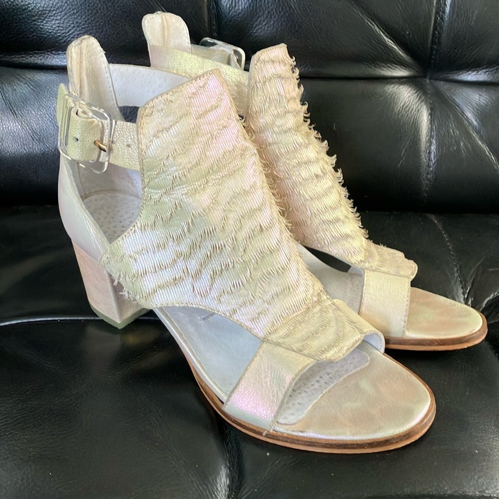 Women’s size 38 Spanish leather Miista- London Cream 2.5” Shoes - Imperfect